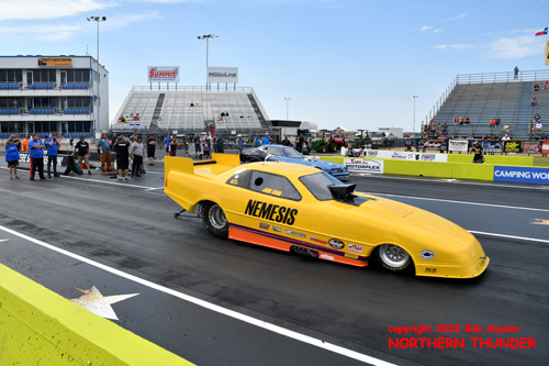 Jade Cook - 'Nemesis' (near lane) vs Daniel 
Butherus - 'Rat-A-Tude' (far lane)